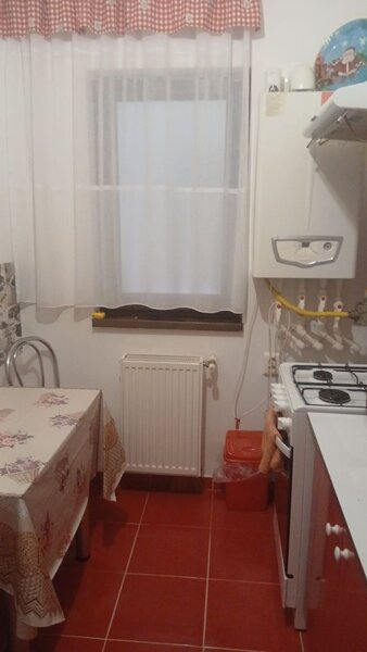 Rahova, Salaj, str. Pucheni 73, bloc nou, centrala, balcon